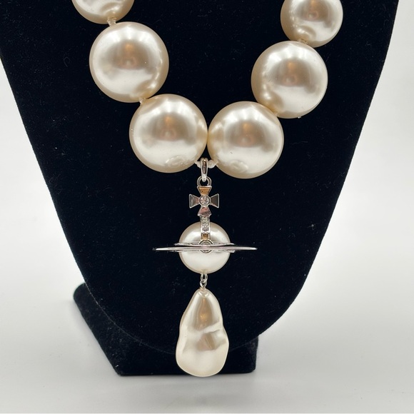 Vivienne Westwood Giant Pearl Drop Necklace - Picture 2 of 6